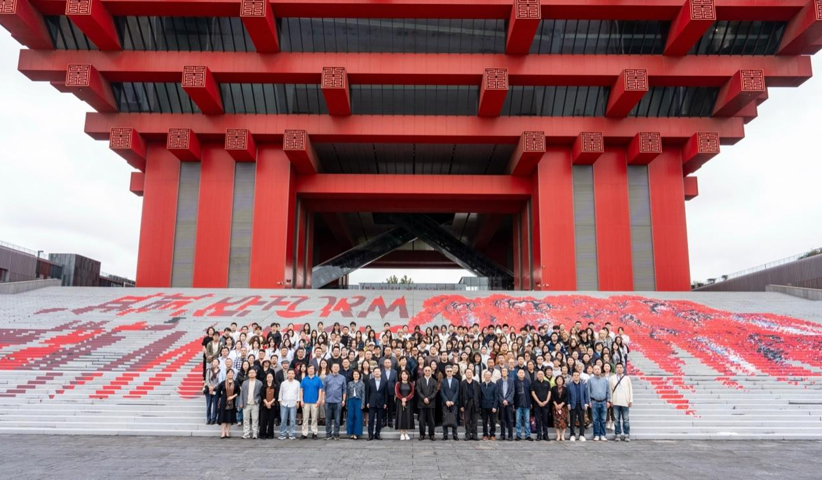 【学术交流】   我院花鸟画教师代表赴上海美院参加“城市·花园——2025全国高等艺术院校花鸟画师生作品展”及研讨会