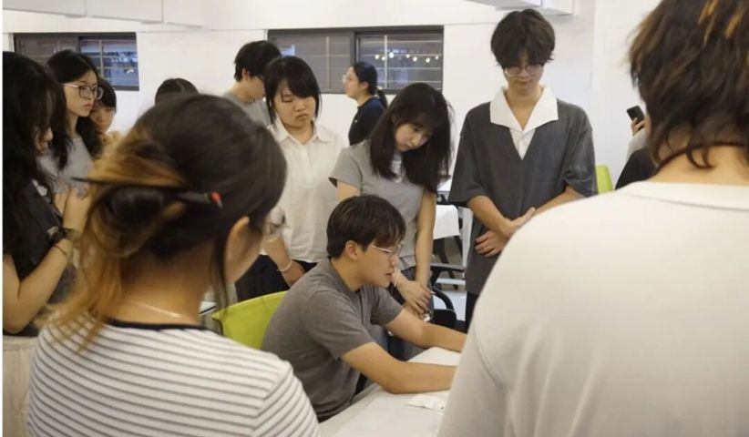 【社团文化】漓江国画社开展 “墨韵中秋·笔绘团圆”中秋主题国画创作活动
